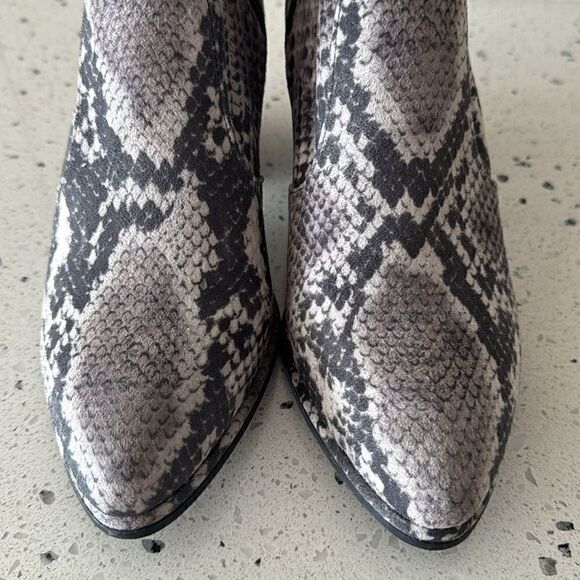 Marc Fisher Leave Women’s Textile Snake Print Ankle Boots Block Heel Zip Size 7M - Picture 10 of 12